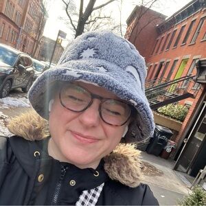 Meet your Posher, Brittney